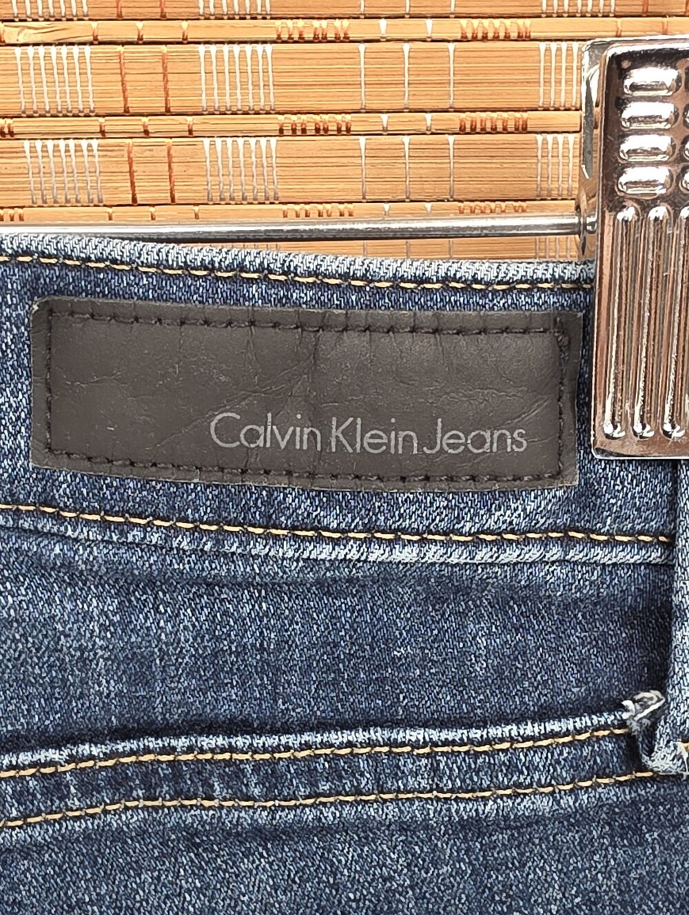 Calvin Klein Mid-Rise Skinny Jeans Dark Wash Blue Denim CJ9M4090 Size 4 - Picture 3 of 7